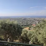 شقة Irida Apolpaina