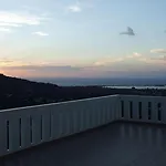 شقة Irida Apolpaina