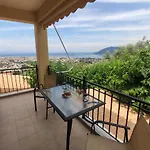 Irida Apartman *