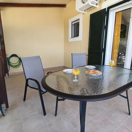 Apartment Irida *