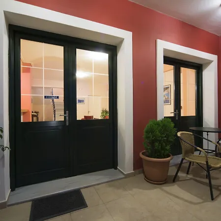 Irida Lägenhet Apolpaina